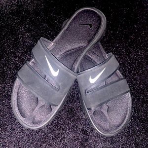 Women's Nike Comfort Slides sz 8